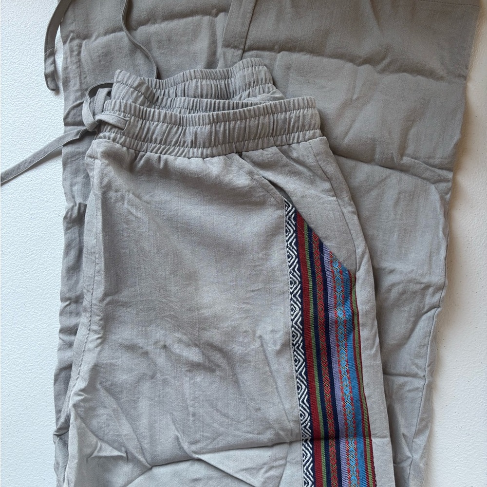 Mens Size Small Gray Girun’s Drawstring Pants with Multicolor Stripes